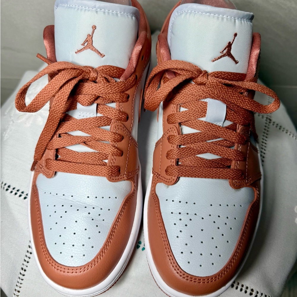 EXCELLENT COND. Nike Air Jordan 1 Low Sneakers Platinum/Sky J Orange W Size 8.5
